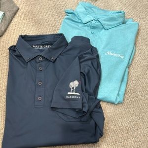 Men’s Matte Grey golf polos- sz XL, course logos EUC